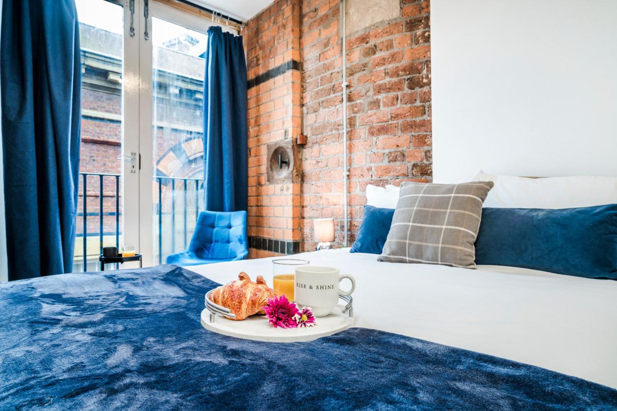 Cavern Quarters, Beautiful Two Bedroom City Centre Apartment By Garudy Serviced Apartments And Short Lets - Perfect For Longer Stays Liverpool Exterior photo