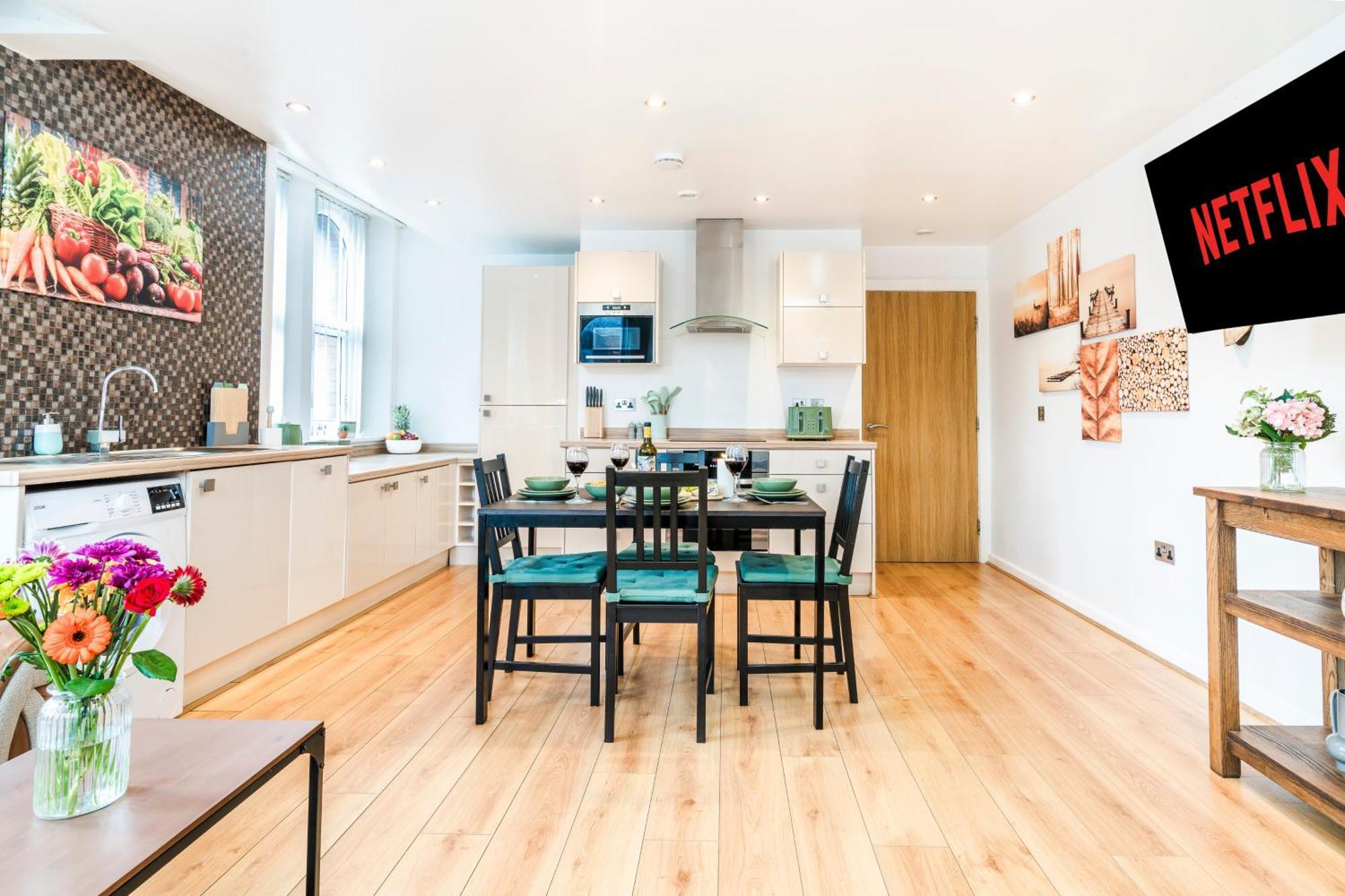 Cavern Quarters, Beautiful Two Bedroom City Centre Apartment By Garudy Serviced Apartments And Short Lets - Perfect For Longer Stays Liverpool Exterior photo