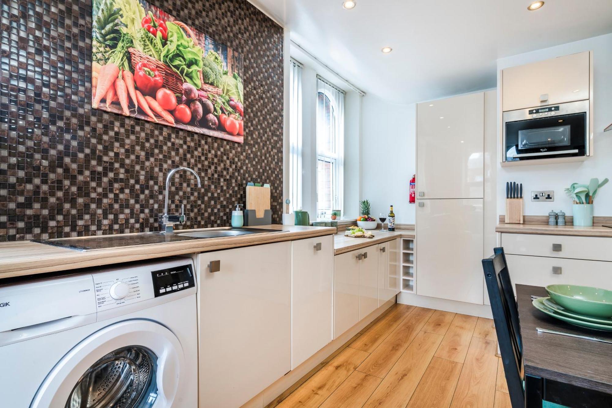 Cavern Quarters, Beautiful Two Bedroom City Centre Apartment By Garudy Serviced Apartments And Short Lets - Perfect For Longer Stays Liverpool Exterior photo
