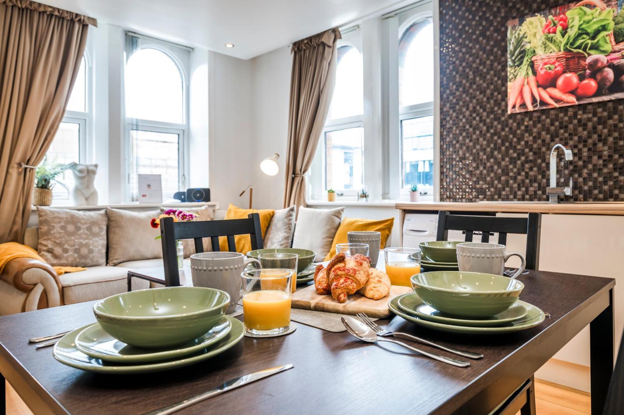 Cavern Quarters, Beautiful Two Bedroom City Centre Apartment By Garudy Serviced Apartments And Short Lets - Perfect For Longer Stays Liverpool Exterior photo