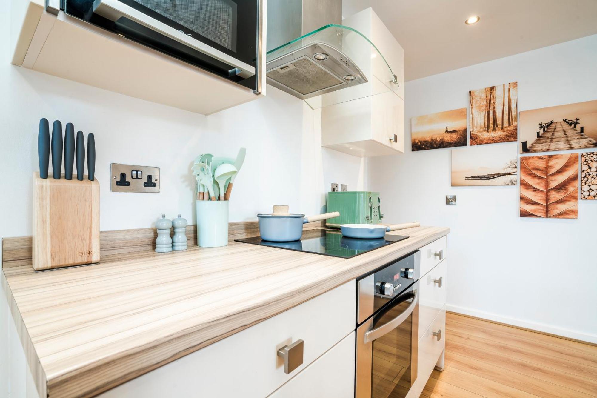 Cavern Quarters, Beautiful Two Bedroom City Centre Apartment By Garudy Serviced Apartments And Short Lets - Perfect For Longer Stays Liverpool Exterior photo