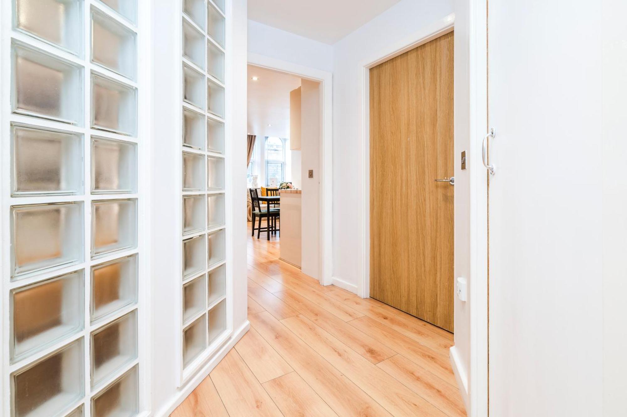 Cavern Quarters, Beautiful Two Bedroom City Centre Apartment By Garudy Serviced Apartments And Short Lets - Perfect For Longer Stays Liverpool Exterior photo
